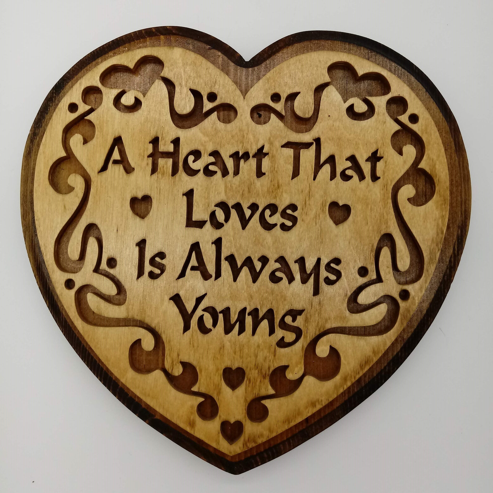 Heart That Loves Wall Hanging - Kripp's Kreations